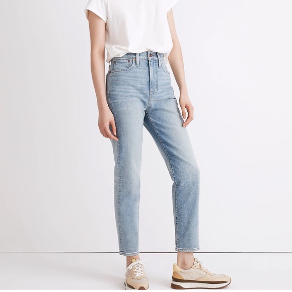 Madewell Denim - The Petite Momjean in Mayes Wash